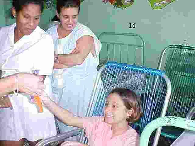 Nia hospitalizada en la sala de Pediatra