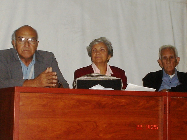 La Presidencia de izquierda a derecha:  Prof. Jos M. Ballester, Dra. Daisy Rivero, Prof. Ernesto de la Torre