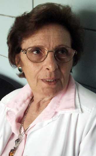 La Prof. Eva Svarch, Jefa del grupo Nacional de Drepanocitosis