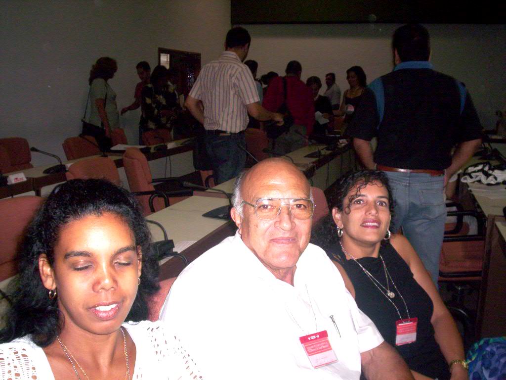 Participantes del Instituto en el Taller;  el Prof. J.M. Ballester al centro