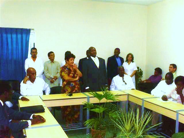 Presidente de Uganda, delegacin acompaante, director municipal salud Plaza y consejo de direccin PUVedado