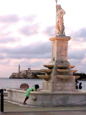 La pequeña en la fuente de Neptuno - L