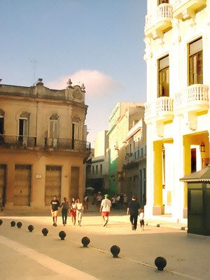 Paseando por la Plaza Vieja